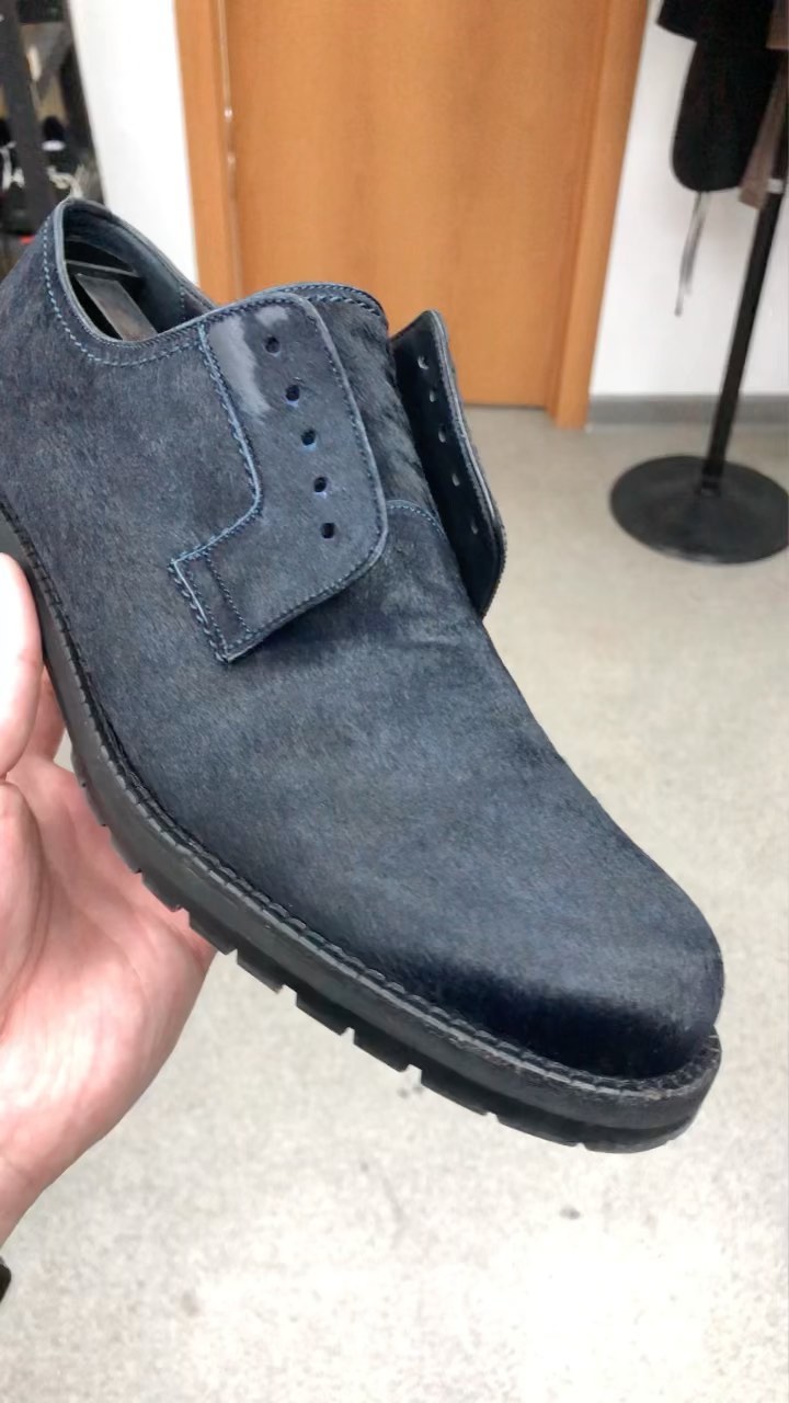 Замена подошвы на замшевых дерби