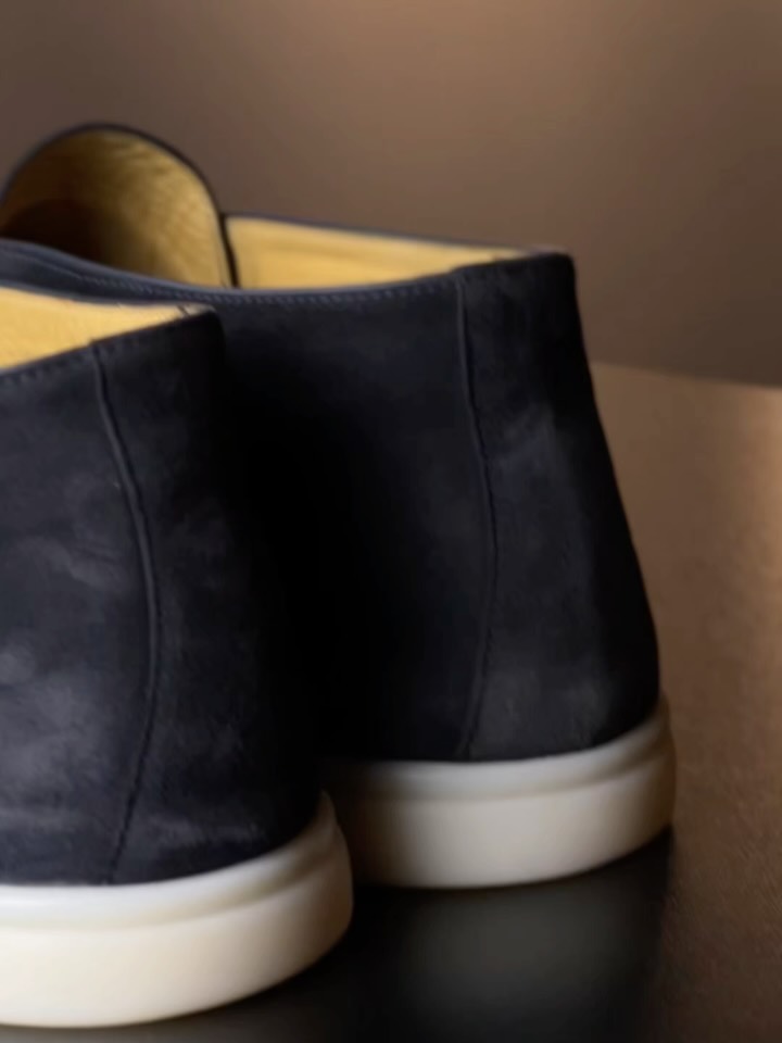 Замена подошвы на замшевых ботинках Loro Piana