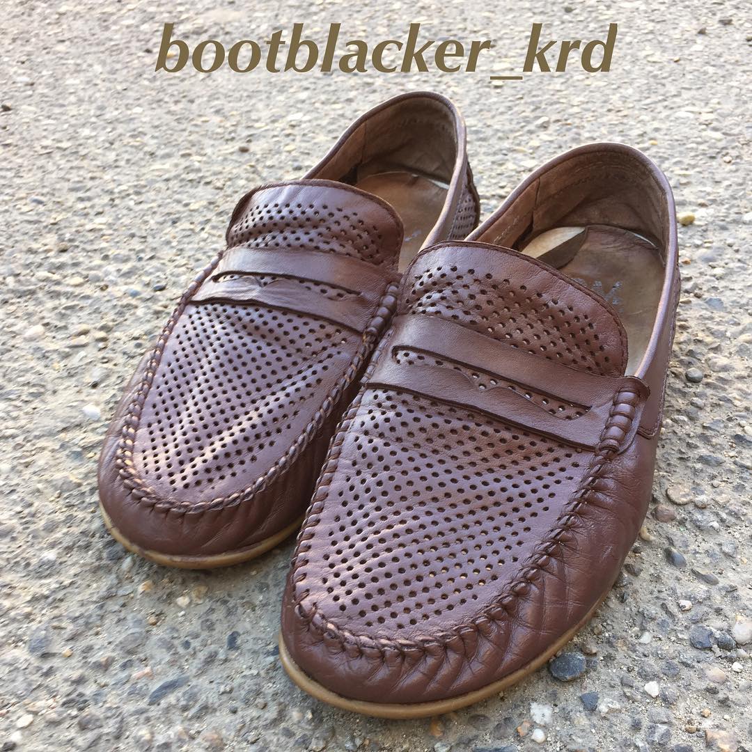 Перфорированные мокасины после реставрации